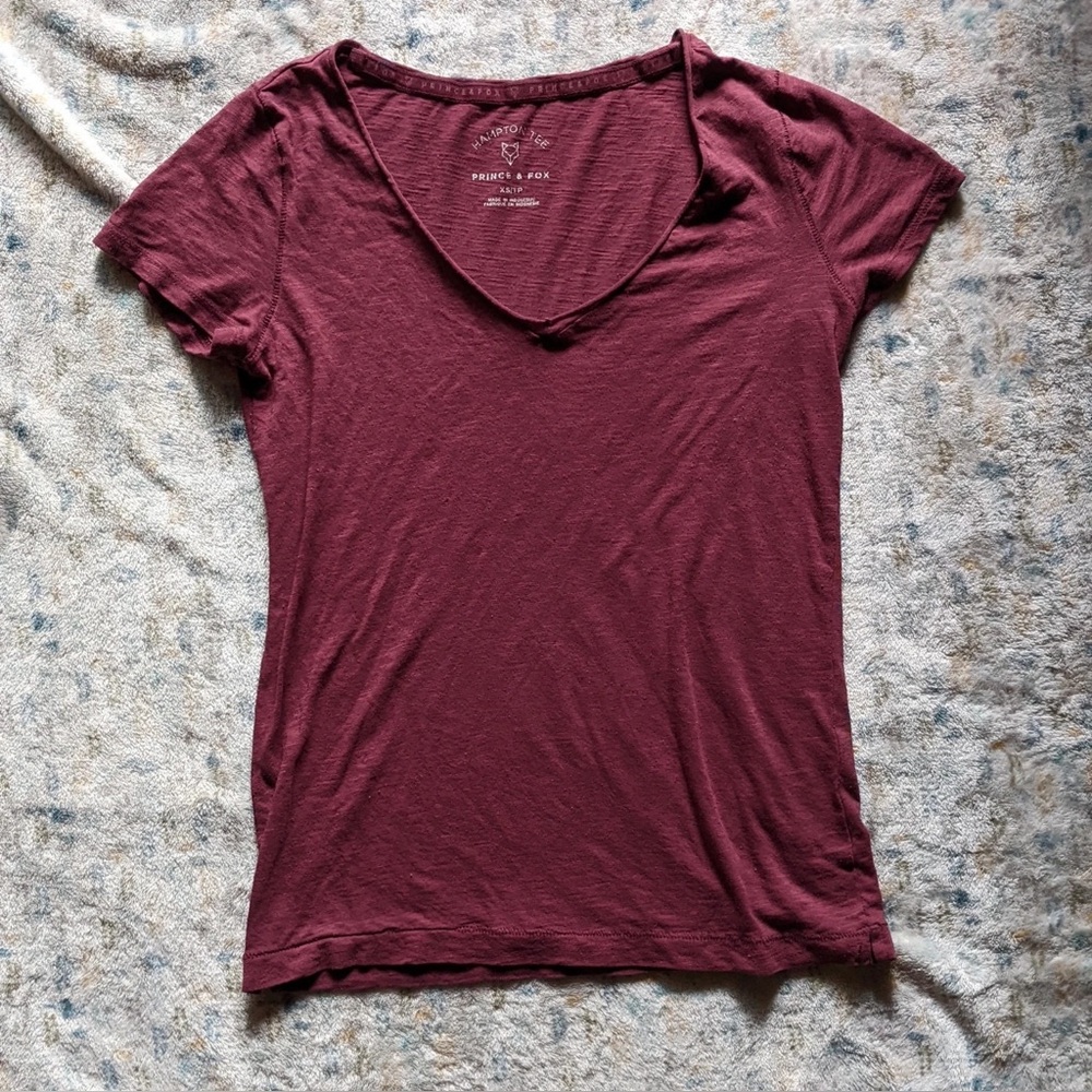 Madewell Burgundy V-Neck Short Sleeve Tee